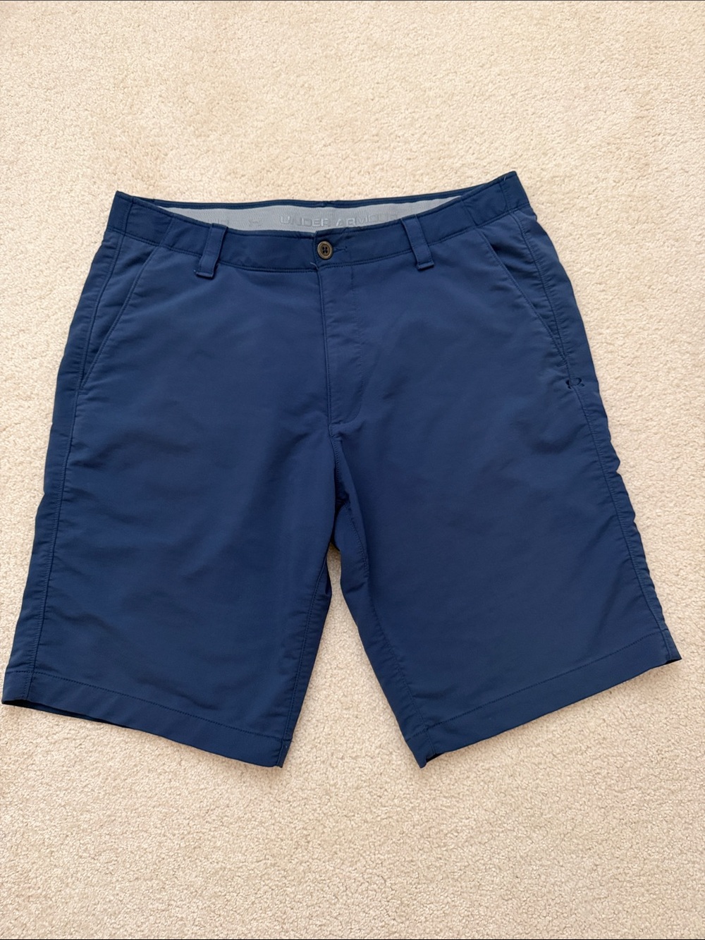 Men’s 36 Under Armour Navy Flat-Front Shorts